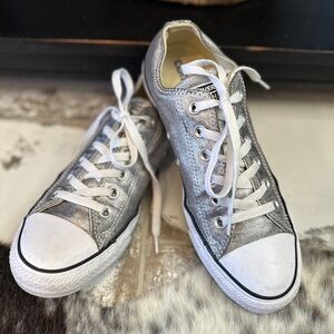 Converse black silver metallic Low-Top Sneakers size 9